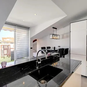Penthouse Deluxe, Carolina Park, , Marbella España